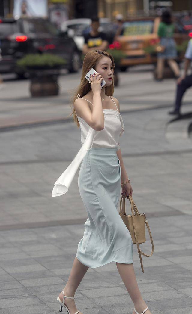 国外街拍美女，时尚风采get不停！