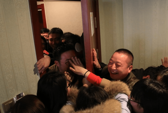 结婚的堵门小游戏_结婚堵门游戏大全_结婚堵门小游戏及规则