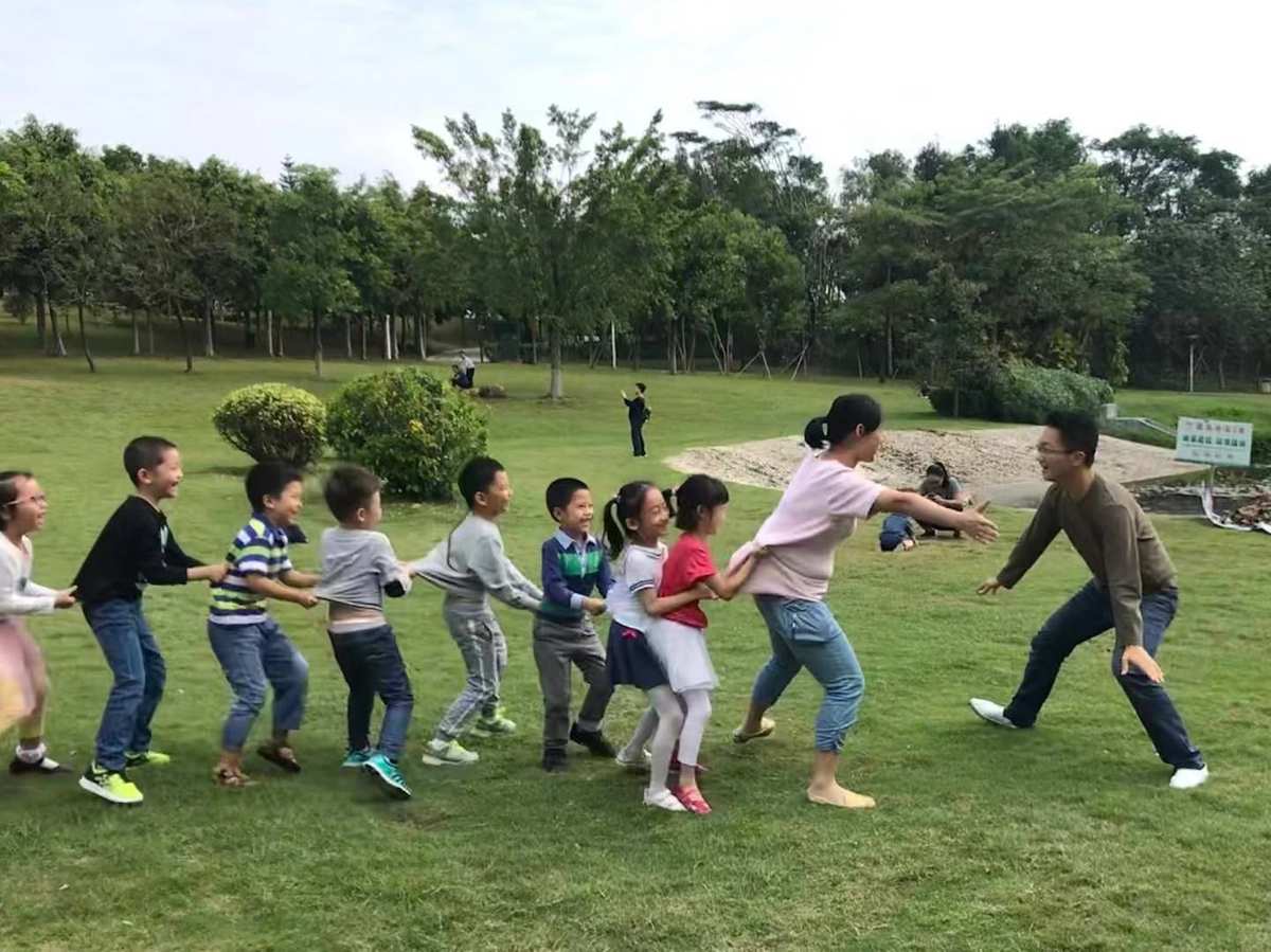 老鹰抓小鸡游戏作文50_小鸡捉老鹰游戏作文_小鸡抓作文游戏老鹰怎么写