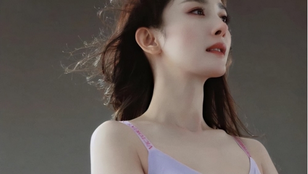 杨幂比基尼高清图片_杨幂比基尼脱毛图片_美女比基尼高清图片