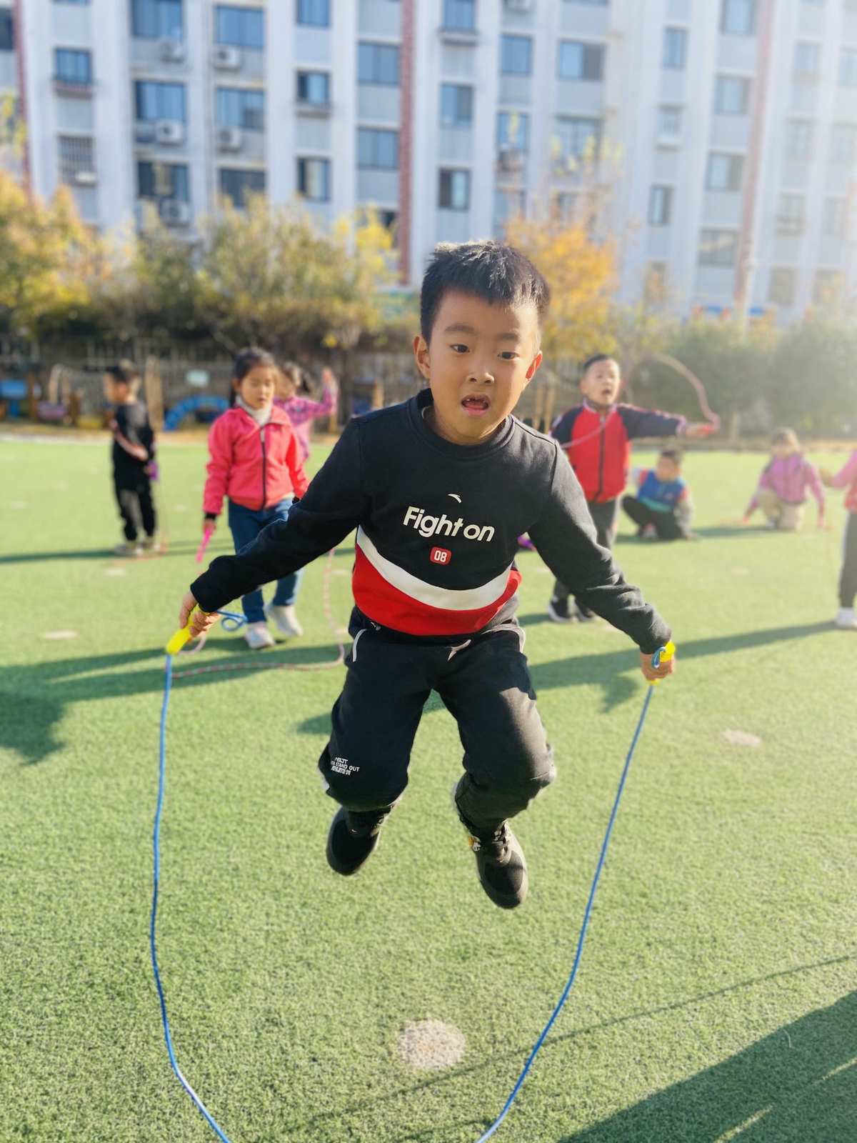 童年游戏抓人游戏规则_快乐的童年游戏作文抓人_童年抓人作文快乐游戏怎么写