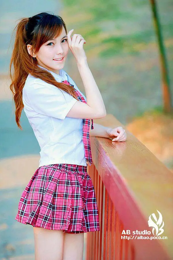 90后校花美女揭秘，惊艳一览！
