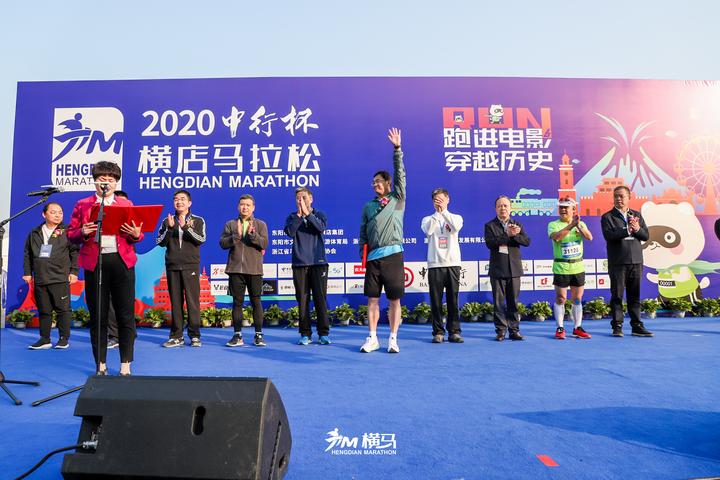 鸣人的假期一直有广告怎么办_鸣人假期无白光广告_鸣人的假期无白屏无广告无闪退