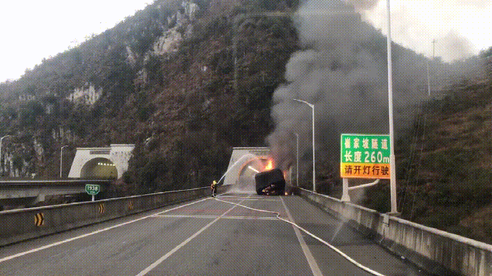小火车过隧道2_小火车过隧道2_小火车过隧道2