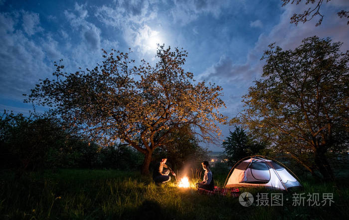 篝火营地_营地篝火晚会图片_营地篝火介绍