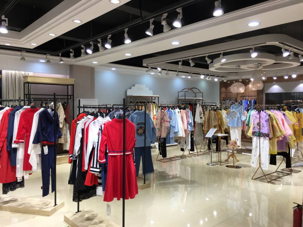 潮鞋鞋店装修设计效果图_卖潮鞋的游戏_潮鞋店手机游戏