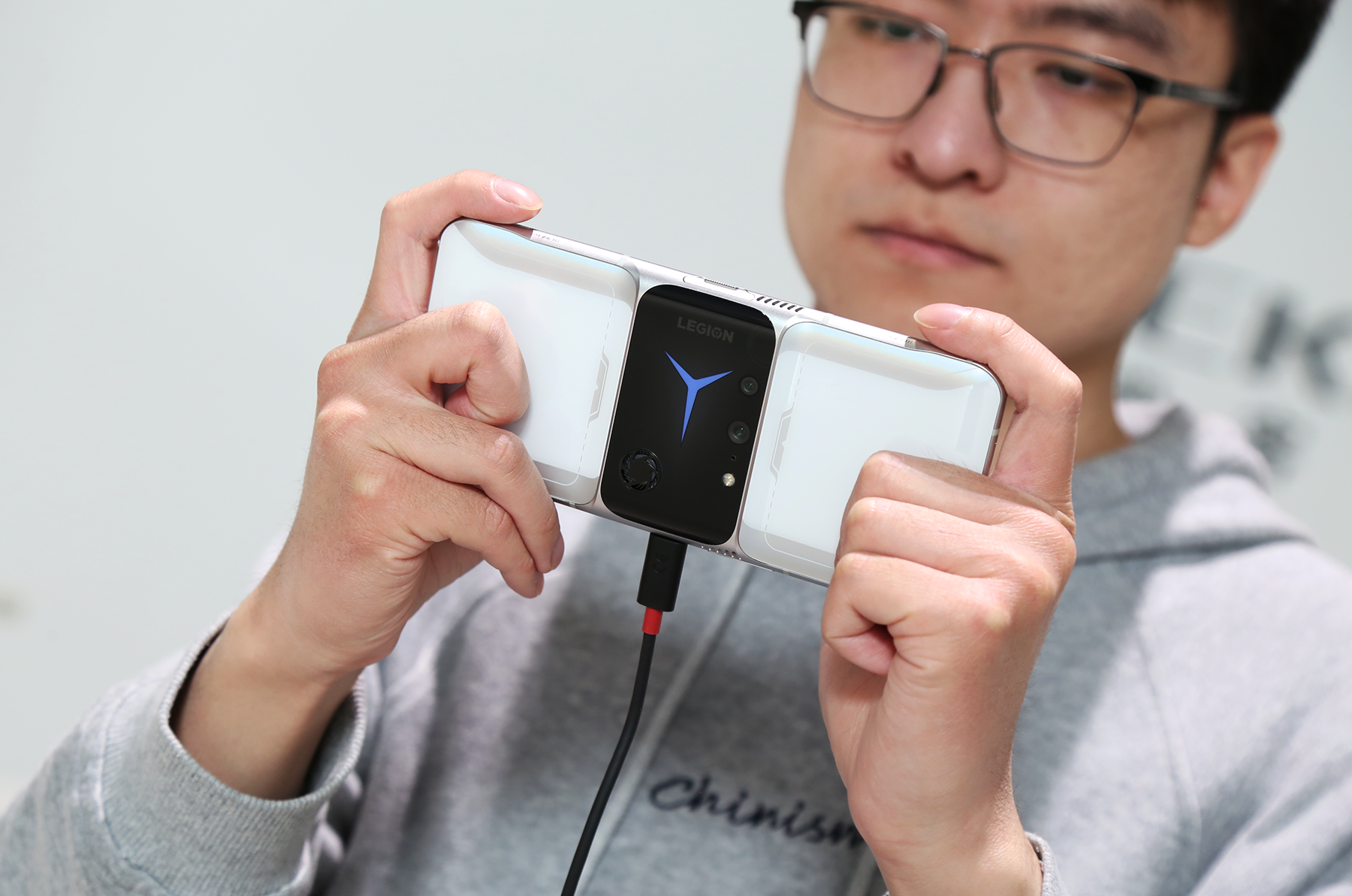 手机发热打游戏会卡吗_手机发热打游戏卡是什么原因_打游戏手机卡发热正常吗