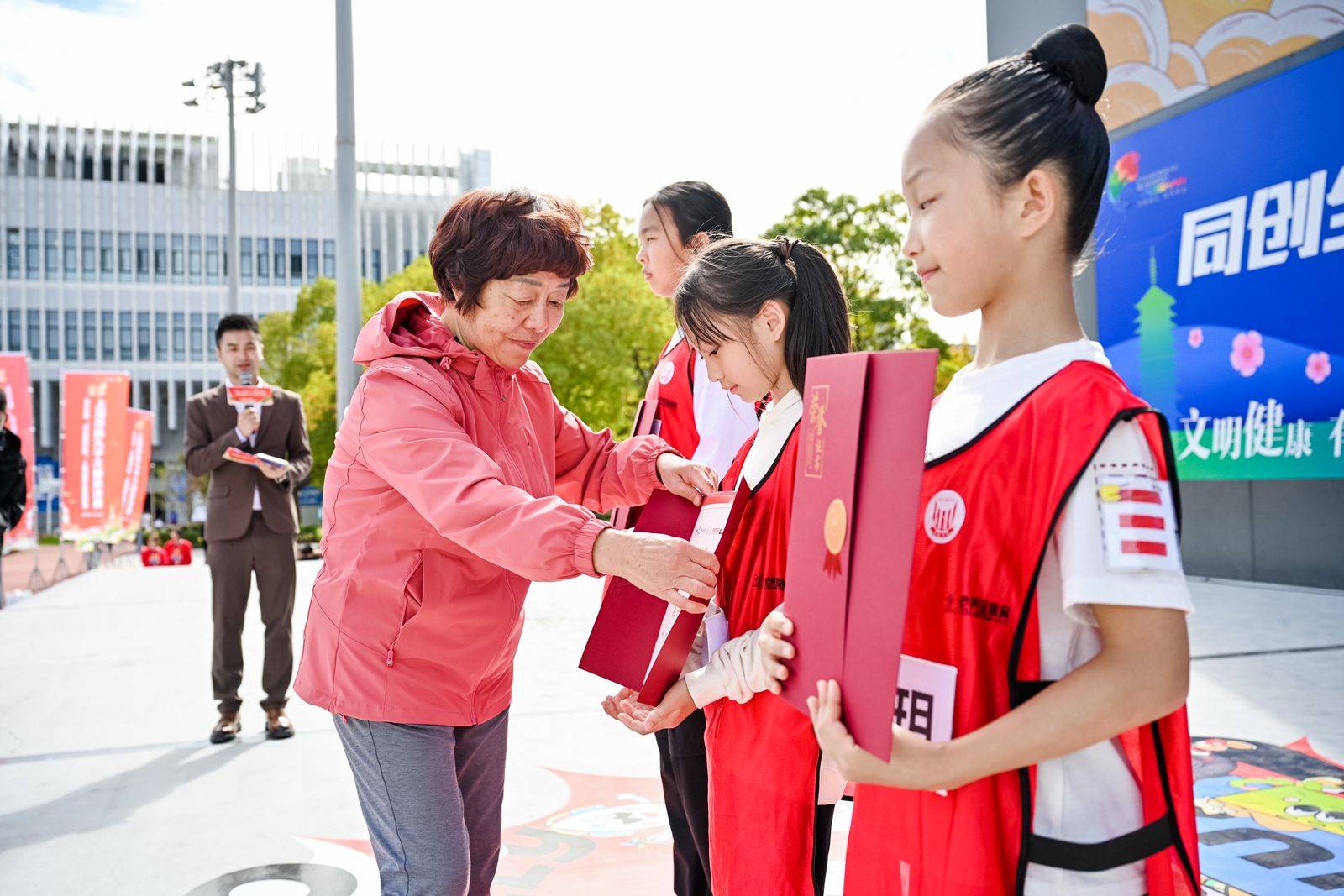 下载支架_地方游戏手机支架_支架软件