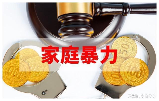 打游戏生气砸手机的孩子_打游戏生气把手机砸了_小孩打游戏砸手机视频