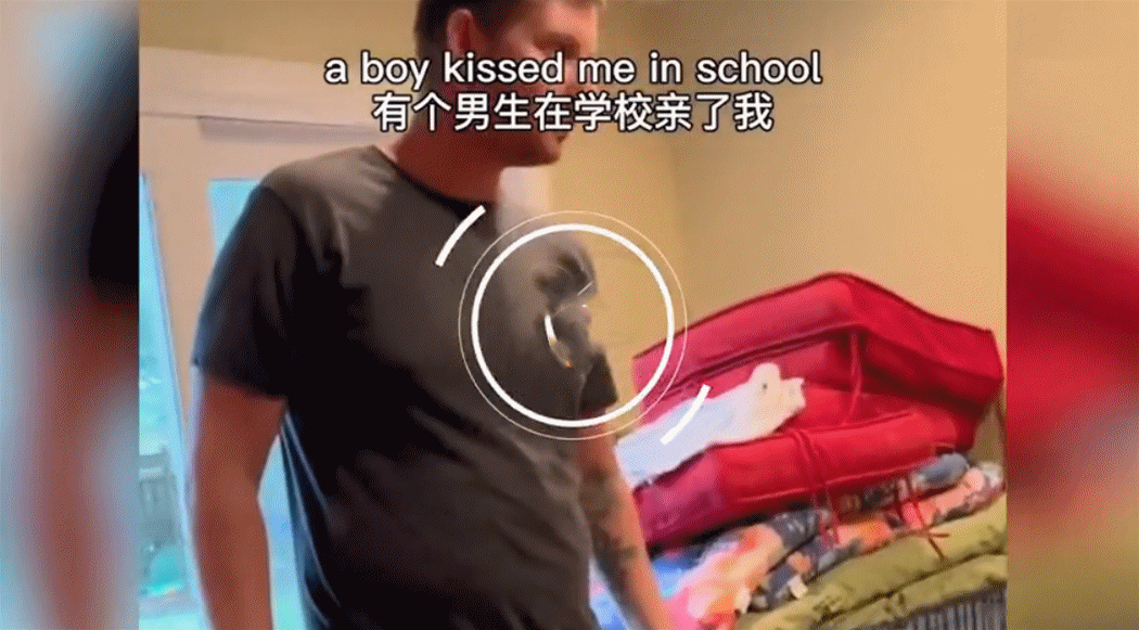 打游戏生气砸手机的孩子_打游戏生气把手机砸了_小孩打游戏砸手机视频