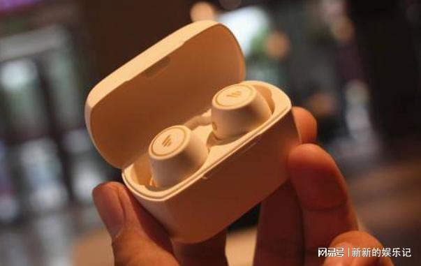 红米玩游戏聊天窗口_红米手机打游戏不跟手_边打游戏边聊天的红米手机
