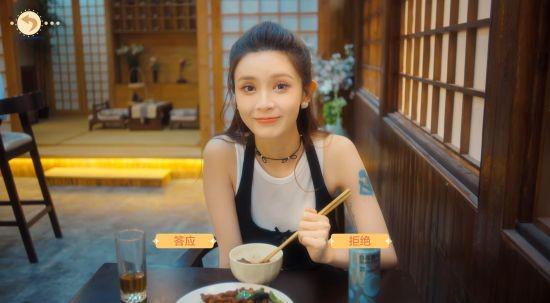 视频搞笑美女玩手机游戏_搞笑美女玩的手机游戏视频_玩手机美女头像