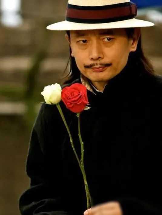 陈赫玩什么手游_陈赫地铁玩手机游戏视频_陈赫玩游戏的时候的视频