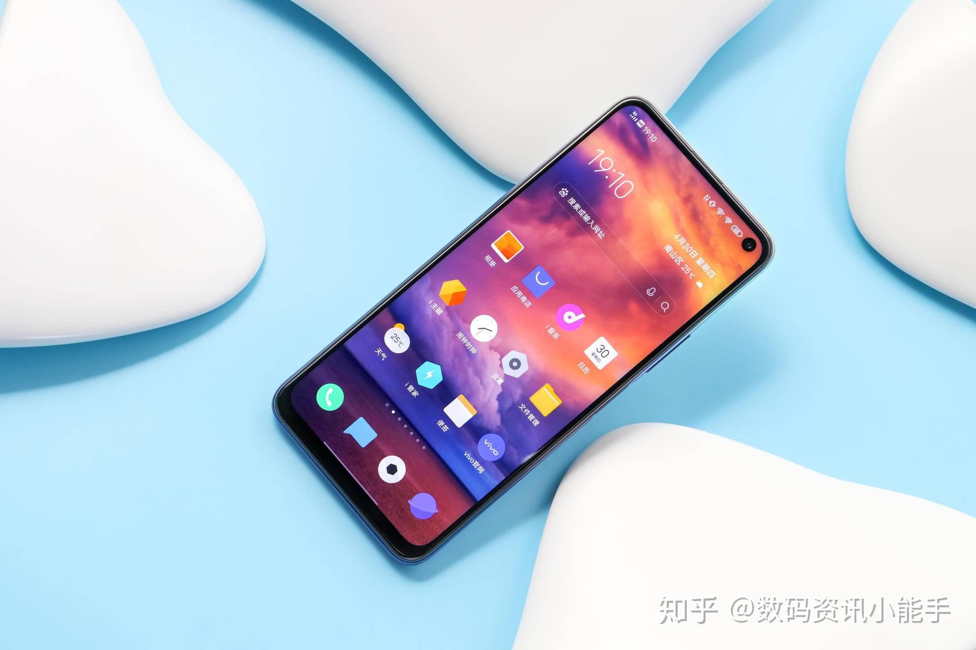 手机喂鸡游戏_吃鸡游戏vivo手机推荐_游戏推荐吃鸡类手游