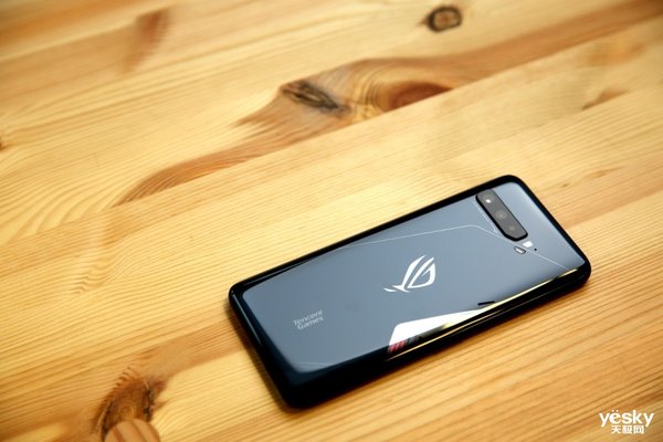 rog游戏手机评测_rog1代游戏手机_rog一代游戏手机