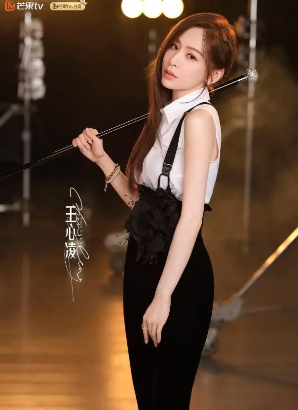 蔡依林打手机游戏是什么_蔡依林打手机游戏_播放蔡依林的游戏视频